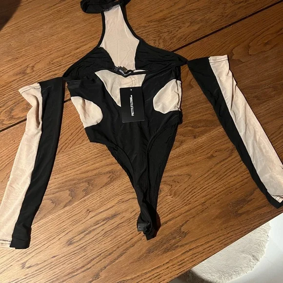 Pretty Little Thing Bodysuit - Picture 4 of 4